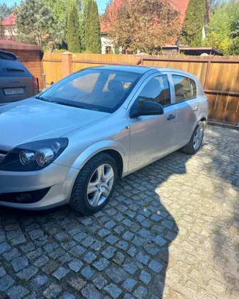 samochody osobowe Opel Astra cena 11900 przebieg: 298000, rok produkcji 2011 z Lubraniec